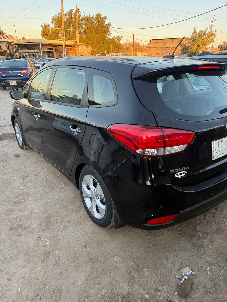 سياره بيه صبغ  قطعتين بدون دواخل
مكينه وكير حدادي مكفولات تخم تأيرجديد 
تبريد ثلج🥶 تدفئ شغاله 
سعر 105 
مكان السياره كربلاء المقدسة 
للاستفسار اكثر الا تصال على الرقم***********
