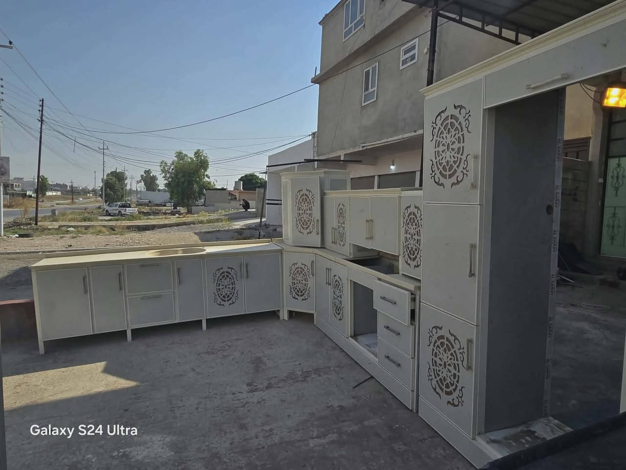 كونتر فصال ثقيل قياس من جهه الثلاجه ٤متر و٢٠سنتم 
ومن جهه السنك٣متر ونص سعر ٥٠٠
الف بيها مجال بسيط


**إذا كنت صاحب هذا الإعلان وتريد حذفه لأي سبب، رجاءا أرسل رسالة إلى الدعم الفني**