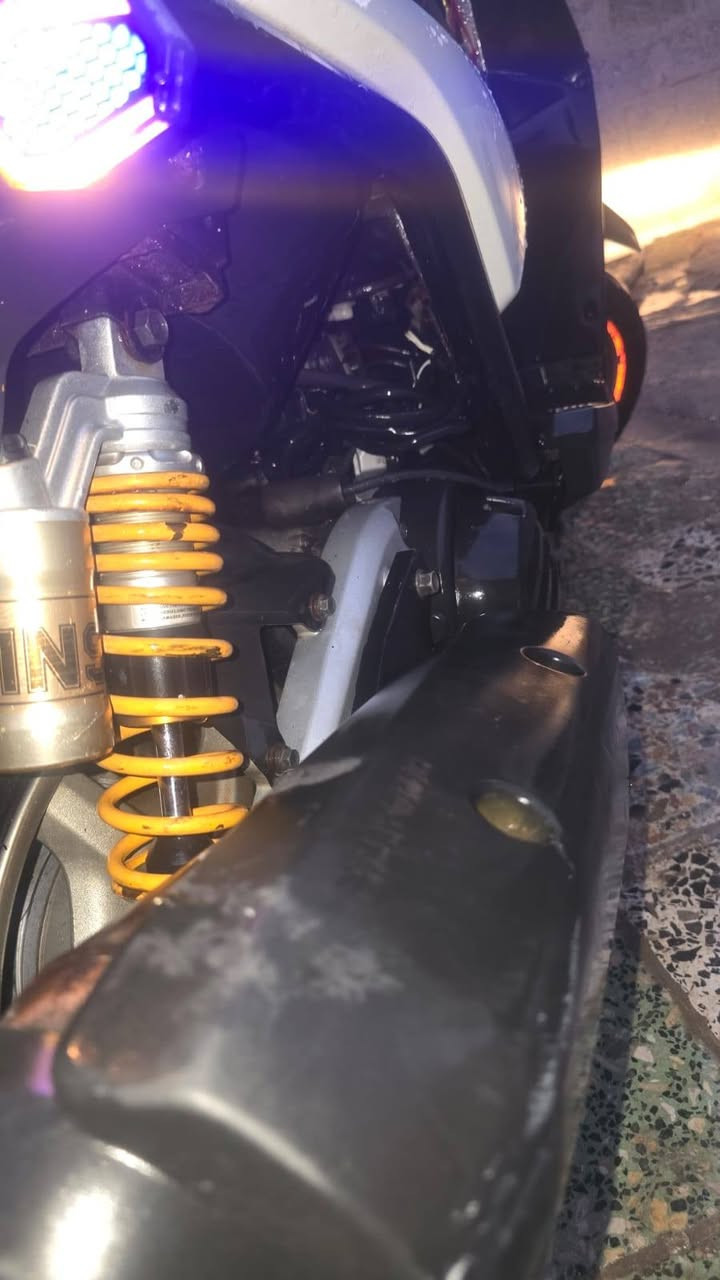 سلام عليكم سكنس جبلي بلادي بلادي  نضافه ٪95 نقصها فقط دشبول دراجه كفاله نزلتها صار اقل الشهر  وما طالعه بشارع فقط مرتين دراجه جنت ضامها كهربائيات شغاله كلها دهن بس مره وحده مبدل الها اول ما نزلتها من الرمبه بانزين كله محسن السعر 1150 مليون و150  

او مراوس بيسي اكس جيل ثاني حتلو انطي فرق  مدينه الصدر *********** بغداد
