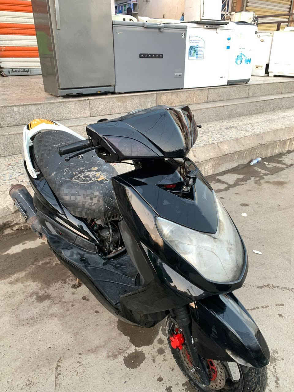 سلام عليكم دراجه سكنس فحل للبيع دراجه مثل مموضحه بل صوره السعر 500 وبيها مجال قليل للاستفسار  *********** متواجد واتسابب
مكاني بغداد بوب الشام
