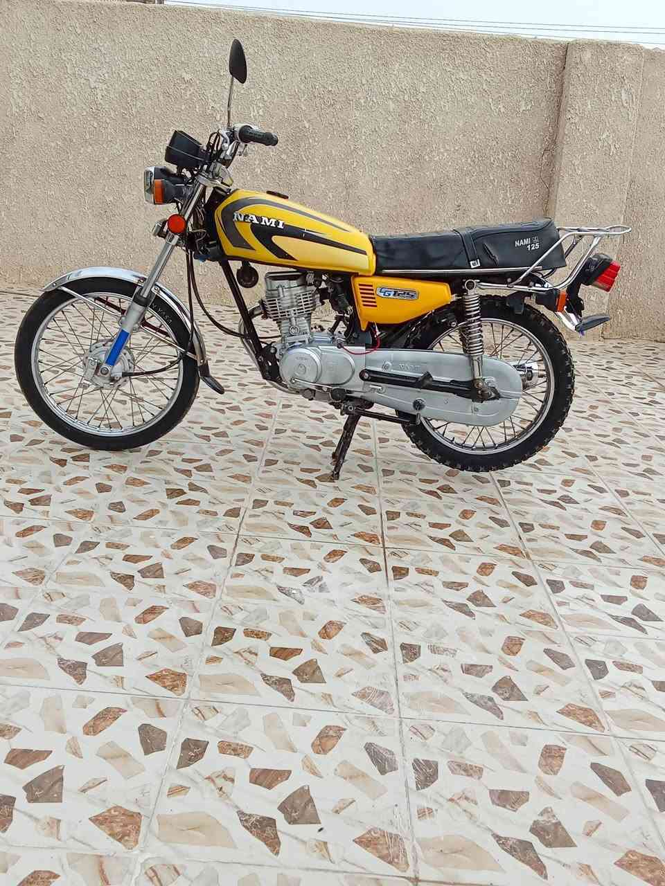 السلام عليكم شباب اربعه قير 21 اصلي سلامته اوراق اصولي دراجه حلوه خير من الله كل نقص ما بيها كهربائيات شغاله السعر 750 بها مجال مكاني كوت شارع النفط انفصال على الخط***********📞
