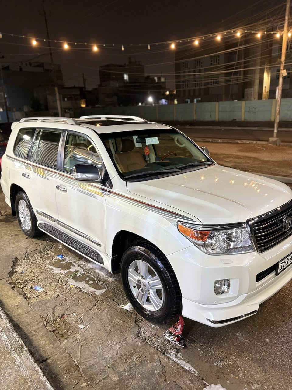 السلام عليكم سياره لاند كروز موديل ٢٠١٤ فول موصفات  سونر موجود بل منشور مكان السياره بغداد. للبيع او المراوس السعر 37,000 لتواصل ***********
