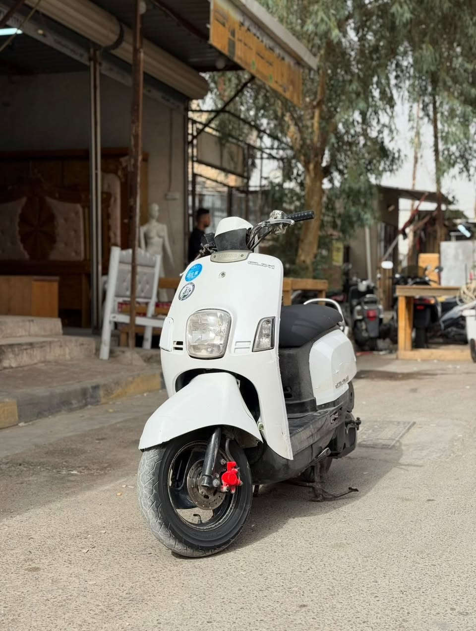 سلام عليكم دراجة ماكس بوليس كفالة عامة الدراجة ناعمة وكفولة خرسة نكرة سلف السعر 650 الف مكاني بغداد الحسينية رقم ***********
