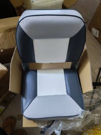 قطعتين • كراسي