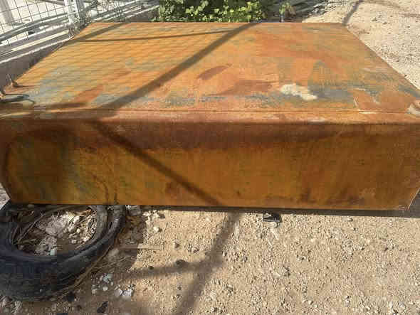 به ناوى خودا
تانكى دووهه زارليترى زورجوان بى عه يب 
به پليتى زورباش كراوه 
كى ويستى په يوه ندى به م ژماره وه بكات
***********
