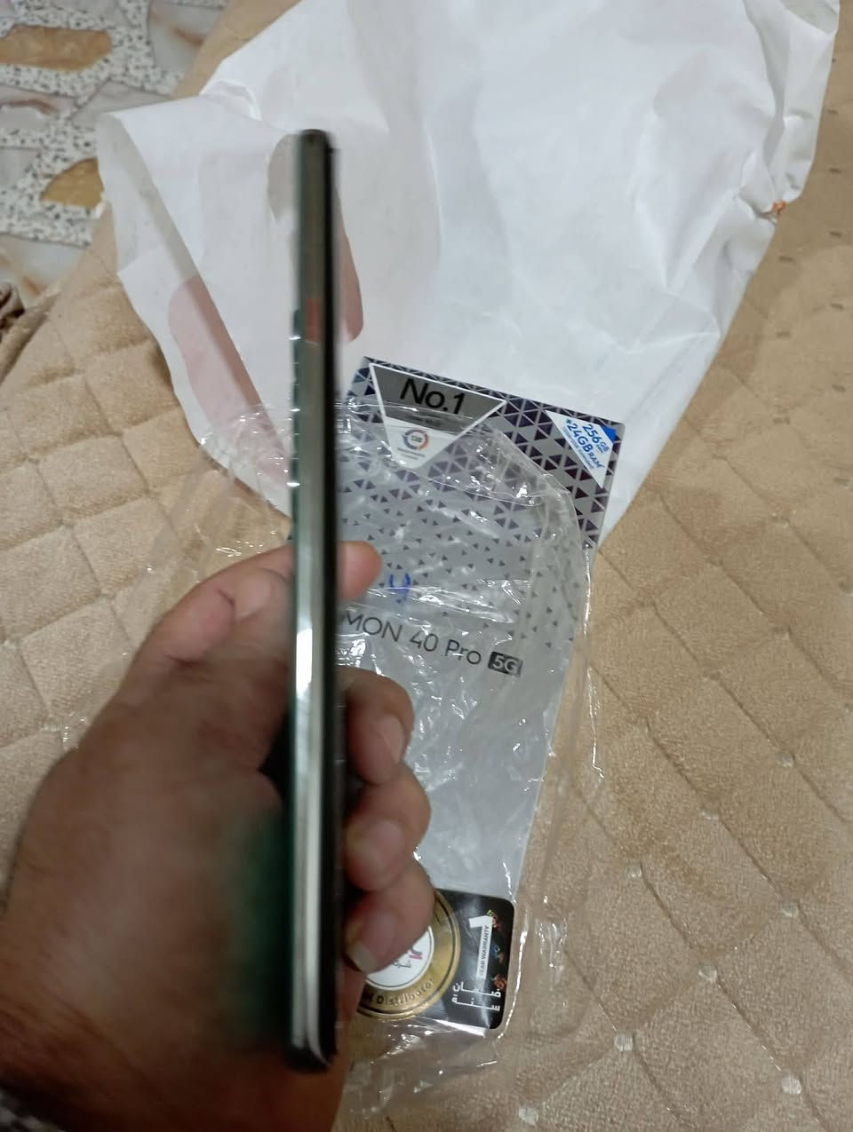 سلام عليكم اخوان لبيعTECNO CAMON 40 Pro 5G موصفاته كله موجوده بل صوره والشراي هلا بي مشراي يرحم موتاك لاتجي بس تعامل مكاني كوكجلي رقمي *********** ويه بس الكارتون
