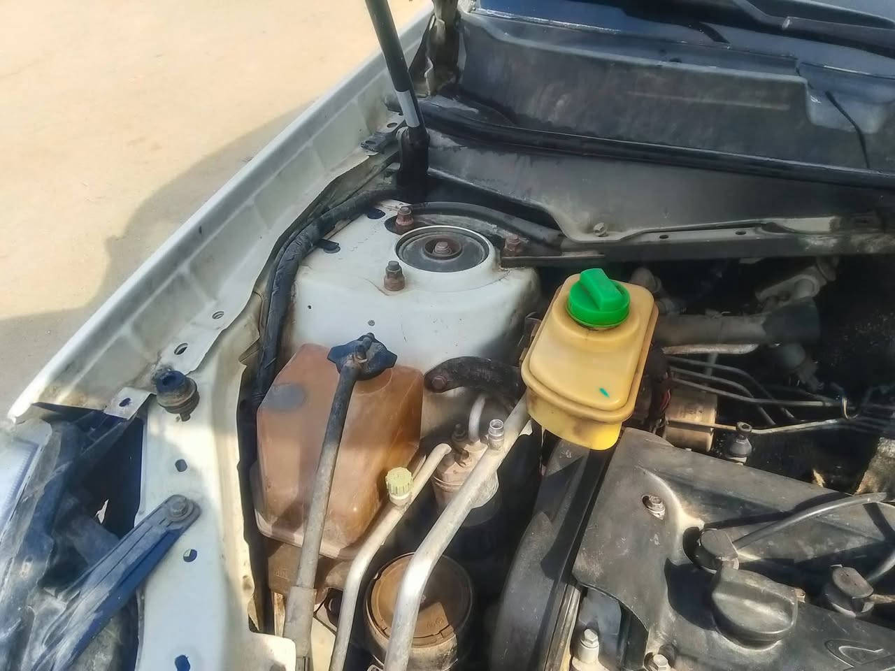 السلام عليكم للبيع او مراوس
شيري تيكو 2013‪ 
مكينة وكير مكفولات تراي وين ماتريد 
تبريد نقص غاز فقط 
حدادية جاهزه
صبغ عام بدون ضربة خياس ومعمر 
تخم تاير باتري جديد 
جاهزة السيارة من كلشي 
بأسمي رقم نكليزي هزه جديد 
السعر 40 وبيهة مجال

العنوان ناصرية المركز 
***********‪
