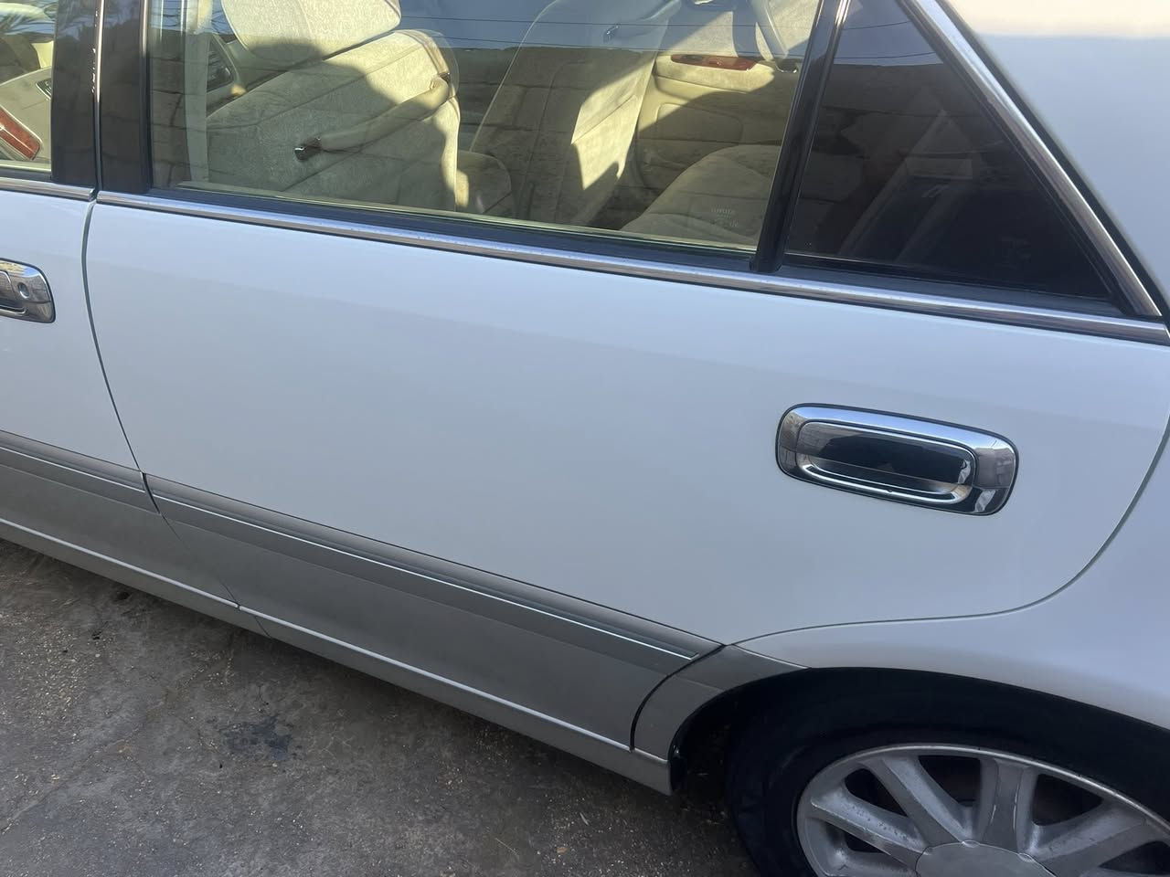 يالله سياره ملكه دكمتين  موديل 2003للبيع  مكفوله كفاله عامه من الكص والعيب الشرعي  سياره بدون ارقام   سعر ٨٠ وبيها مجال. ***********
