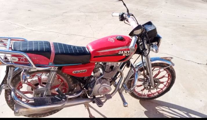 السلام عليكم  ماطور جني موديل 24 محرك 200
كهربائيات سلف هندر كله شغال فقط ويل ورا بي شويه عواج ***********
