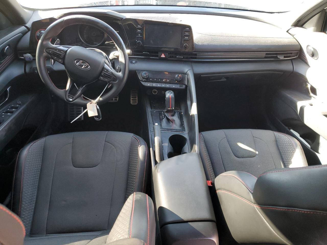 النترا N Line فول رياضي 

‏السرعة: 260 
موديل : 2022
المحرك :1600تيربو 
اللون : ابيض
المواصفات:# N Line
كير اوتو 
كشن حضن  ريكارو
كشن علامة N
كشنات كنتاره وجلد
كشنات تدفئة سايق وراكب
فتحة سقف
تحكم ستيرن نورمال وسبورت
كاميرا
اشارة ترحيب
تحديد سرعة
تحديد مسار
رادار امامي 
رادار جانبي 
رادار خلفي
قيادة ذاتية  
حساسات خلفي
نضام _ ECO
نظام _ 𝐍𝐎𝐑𝐌𝐀𝐋
نظام _ 𝐒𝐏𝐎𝐑𝐓
حادثه بنيد وجاملغ بدون ايرباك ودواخل
رقم صاحب سيارة ***********
