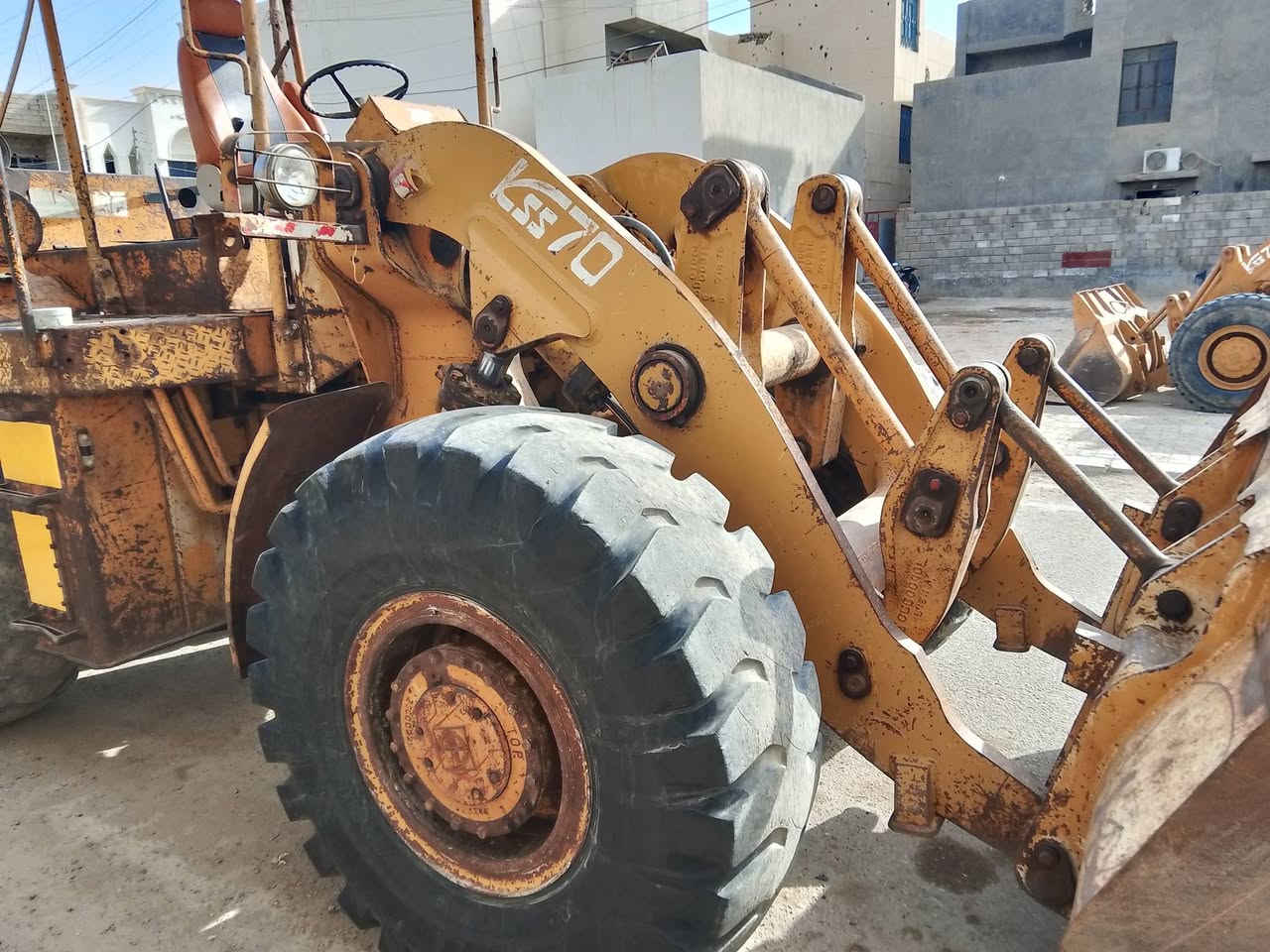 شفل عادي محرك بي موديل 82 رقم بصرة الماني مكان الشفل رمادي الاتصال ***********
