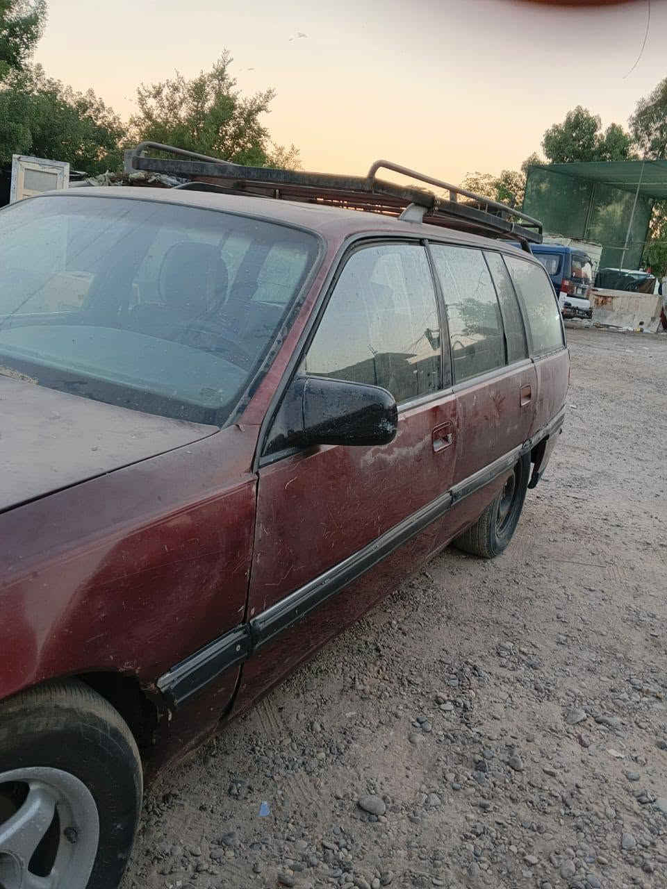 السلام عليكم ورحمه الله اوبل اوميجا موديل 93 رقم انبار سنويه باسمنا لل 31 ب 20 وبيها مجال الاتصال***********
