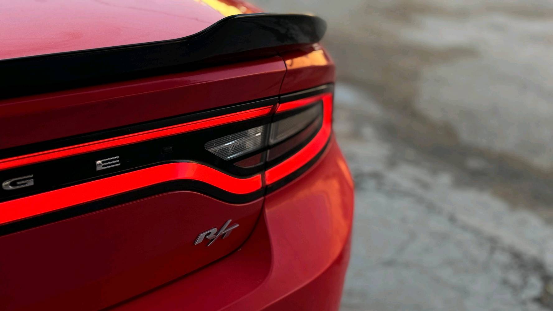 السعر (((((( 154 ورقه )))))) وبيها مجال للطيبين سياره ((( صبغ عام)))
دوج جارجر 2017 لون احمر 
ويل 20 نجمه خسفه قويه
محرك هيمي 5700    V8
شاشه جبيره
كشن كهرباء وتدفئه
اكزوز طرب بلادي قطره لحيم او تحوير مابي
لا حجر بيئه ملغي ولا شي
تخم تاير نظيف
تبريد تدفئه جاهزه
صدر نص عمر

مستعجل للبيع فقط
عمر ***********






