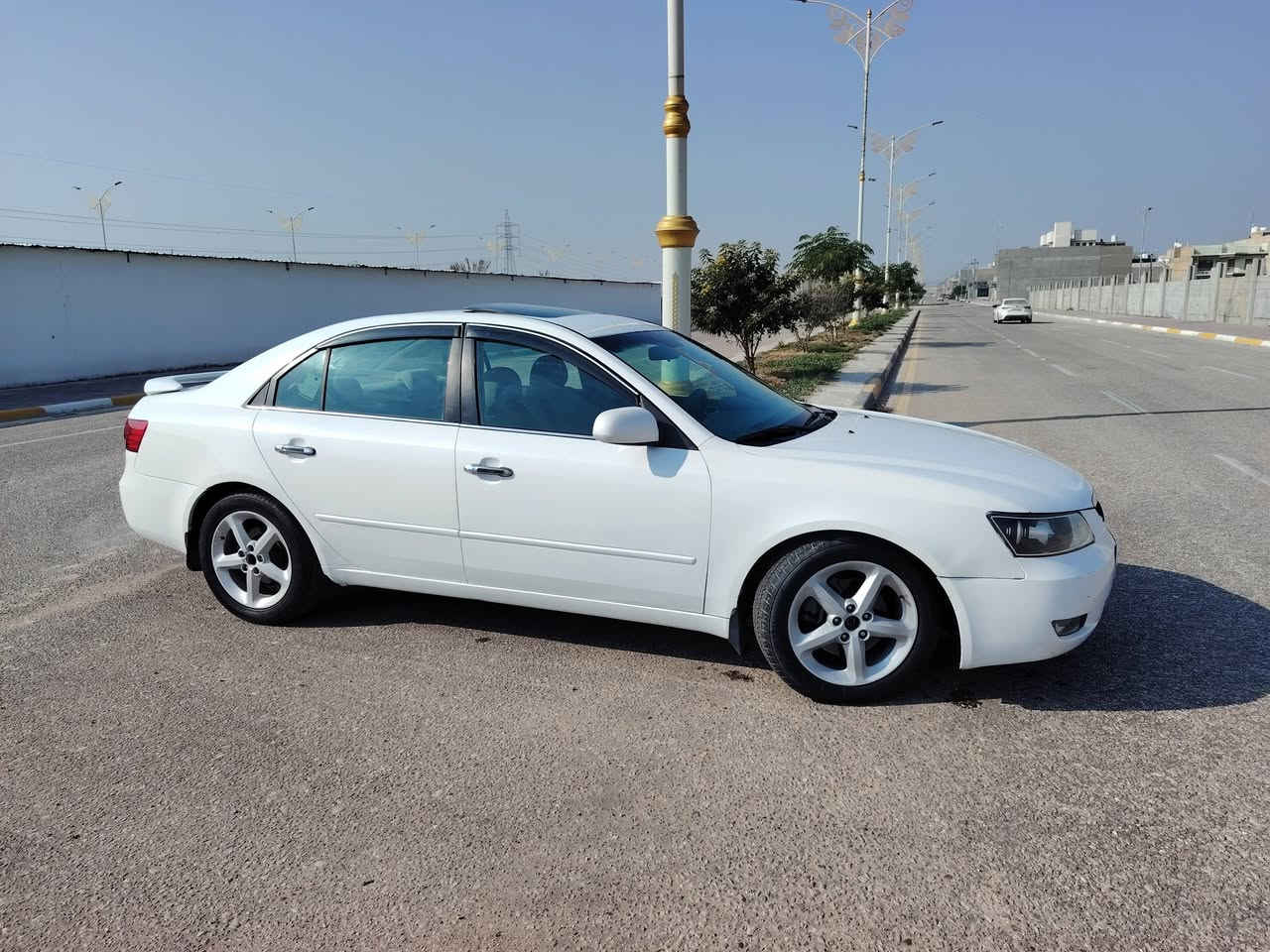 السلام عليكم
للبيع سوناتا 2007 لمتد فول مواصفات
محرك 3.300 /6سلندر
مكفوله من الضربه عده طخه كلش صفيره خشم الجاملغ
 بيها صبغ اثر تكشير مكفوله من المعجون  اثر تكشير فقط
ابيع صبغ عام اخوان تكشير بدون حادث
تبديد شغال
تدفئه شغاله
سلايت روف شغال طكتين
تحكم ستيرن
السياره جديده  ماناقصها اي شي
مكاني كربلاء
السعر 96 وبيها مجال كلش قليل
***********
