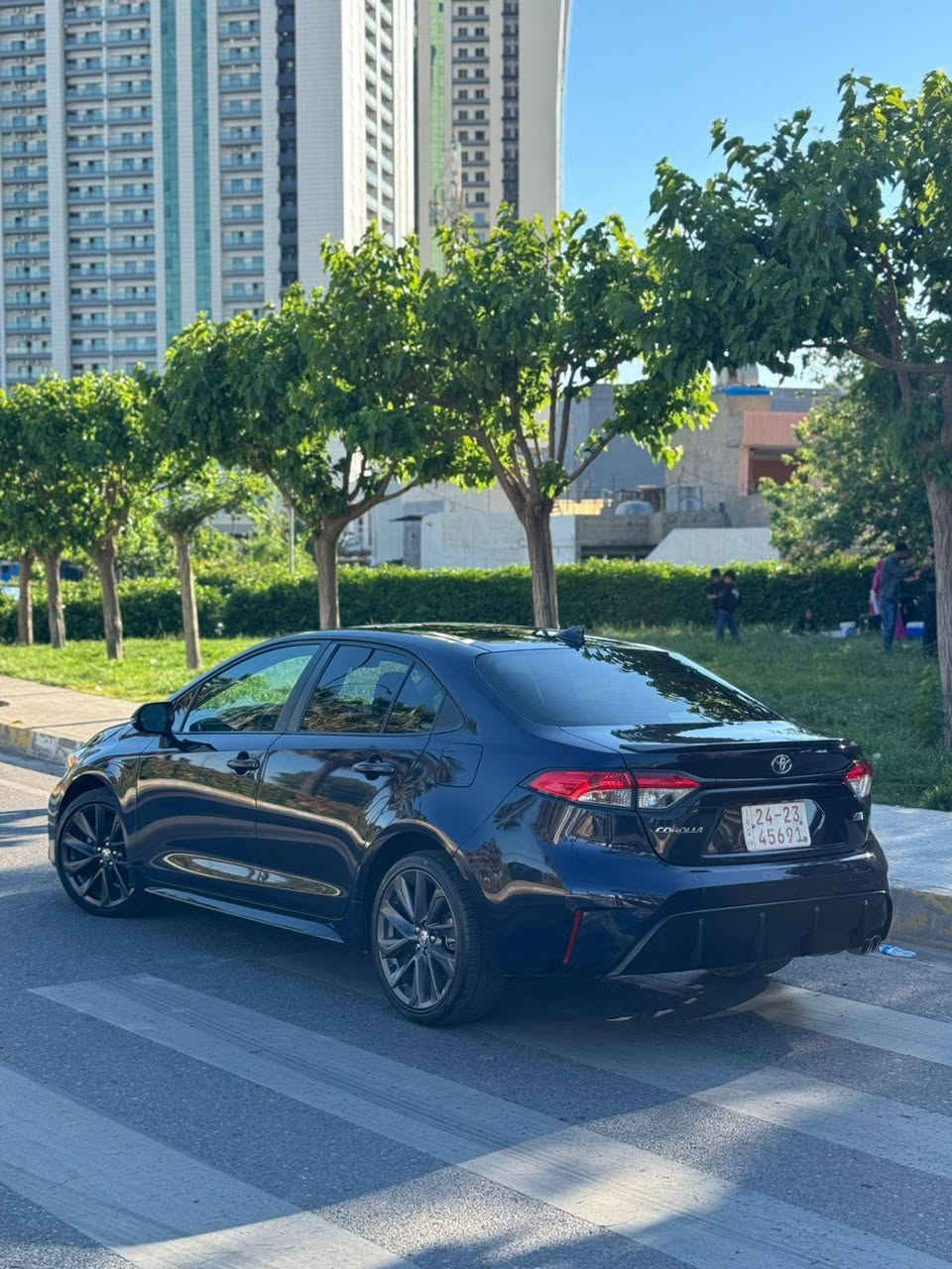 Toyota crolla 2024 SE
مؤديل 2024  
مواصفات SE
(به صمه ، شغال ،  شاشه گه وره ، ويل گه وره، سبؤرت، ٥ رادار ، بريك به سمه ، تحديد سورعه ، لايت زينؤن ، خه تى جاده،   ) بارجه و نيوو  سبوغ بي زؤري  هه موو شتيكى به شه رت ( گيروو مكينه تبريد ، رادار به رد بلادي ) هموو شتي شريكه يه )*********** أربيل, العراق
