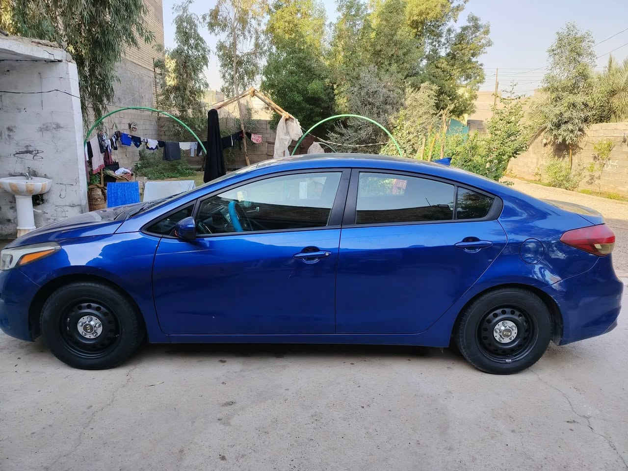 سلام عليكم سياره كيه فورتي 17 نص فول سياره حلوه وماماشيه هواي 95 ماشيه رقم اربيل سياره بأسمي تحويل ثاني يوم هاذ سونر كدامك اتصل ونتفاهم مكاني بغداد البلديات *********** رايده 110 وبيه مجال قليل حك جيه
