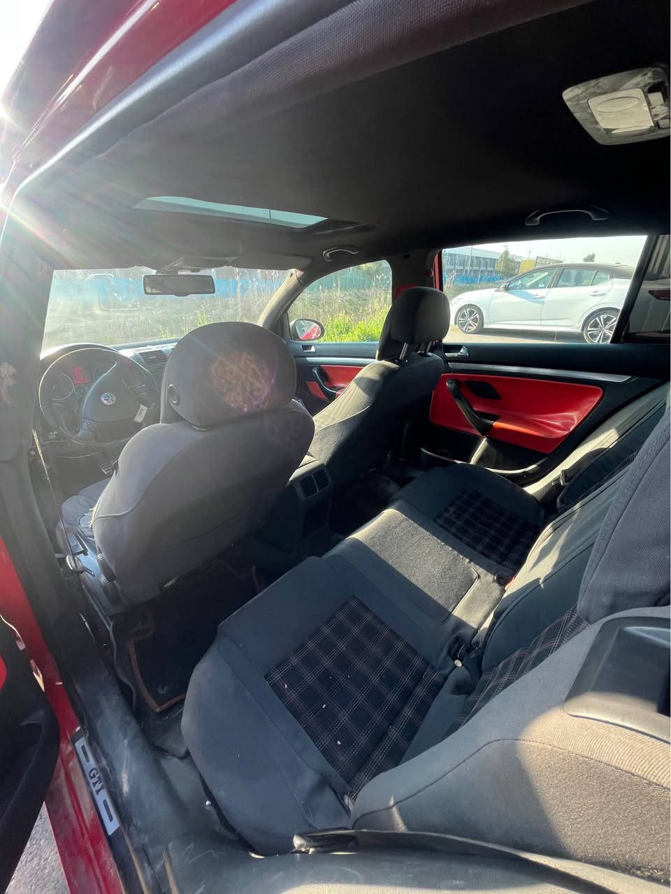 گۆلف 5 GTI  ٢٠ تۆربۆ فول  2009 
خرامە ٩ وەرەقی لەسەرە بۆ زانياری  تەلەفۆن بکە  *********** أربيل, العراق
