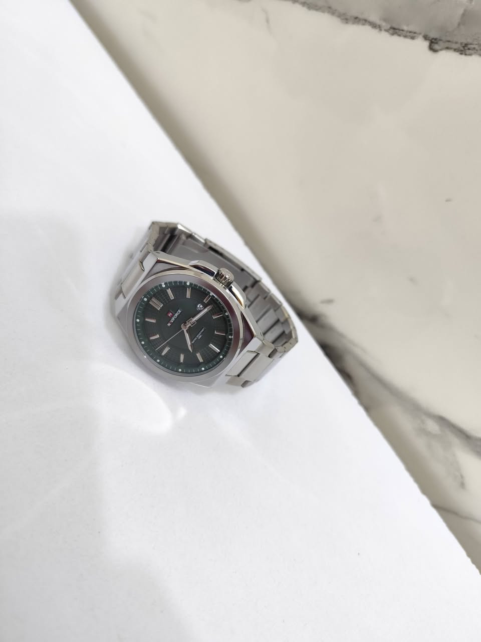 السلام عليكم 
ساعه ماركة نافي فورس اخت الجديده نظافه 95% قطعه كلش حلوه ومن النوع الثقيل كل التفاصيل الباقيه موضحه بالصور السعر خاص


**إذا كنت صاحب هذا الإعلان وتريد حذفه لأي سبب، رجاءا أرسل رسالة إلى الدعم الفني**