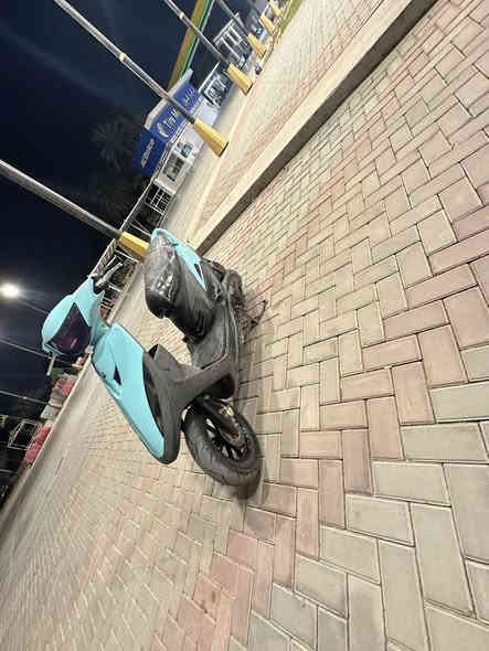 السلام عليكم شباب دراجه ماكس عدله للبيع الدراجه رمبه كدامك بيها كفر أربعا ويل كب  تايرات  ماصده اصليه بنفسجيه صالنصه اصليه وبيها نواعم الدراجه كدام  عينك متعرف بيها لا تتصل ***********  مكاني بغداد الكاظميه
