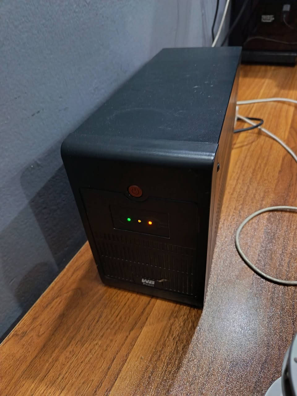 ​🖥️ حاسبة قيمنق ومونتاج متكاملة للبيع (مع UPS ضخم)
الحاسبة بنظافة ممتازة وشغالة بشرط الفحص والتجربة، مواصفات متناسقة جداً للألعاب والمونتاج والدراسة.

موصفات pc

المعالج (CPU): Intel Core i5-10400F
​كارت الشاشة (GPU): MSI GeForce GTX 1650 Super
​الرام (RAM): 16GB (2x8GB) Apacer NOX DDR4 RGB
​الهارد (Storage): 512GB Crucial M.2 NVMe SSD
​الباور (PSU): Cooler Master MWE 650W Bronze
​المشتت (Cooler): Cooler Master RGB Air Cooler
​الكيس (Case): PCCooler (4 RGB Fans)
​الـ UPS: جهاز WB Power سعة 2000VA / 1200W

السعر 650 الف
توصيل موجود
مكان بغداد
***********
