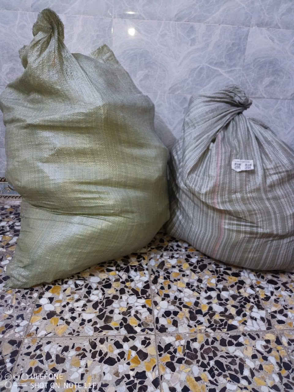 عندي شليفين ماكس منزلي شلعة السعر ٩٠ الف والتوصيل مجاني متوفر فيديو على الواتساب ***********
