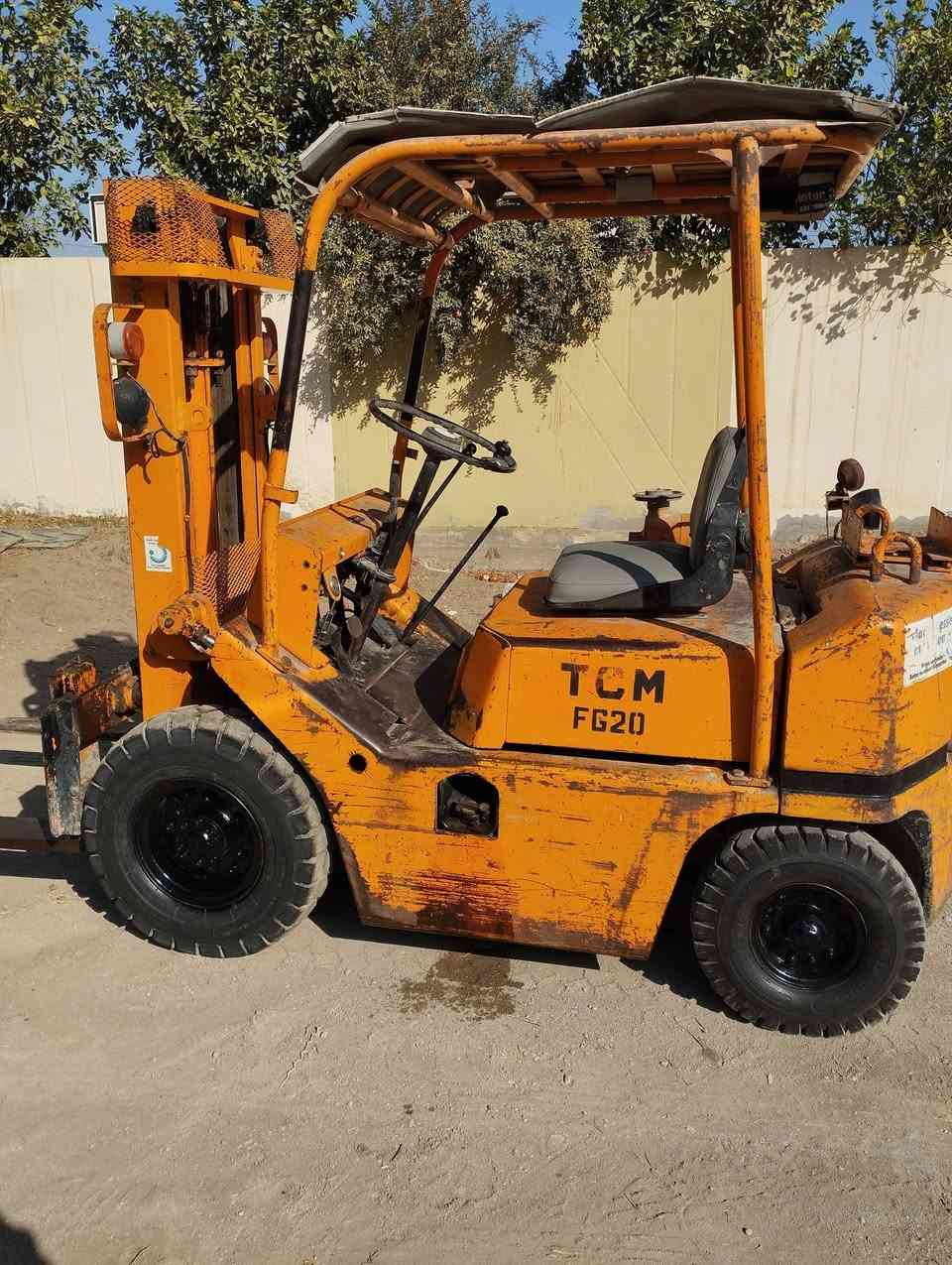 رافعها شوكيه لبيع بانزين 2طن حركتين  العنوان بابل المتحتيه استفسار ***********
