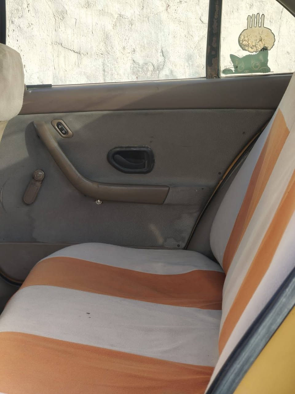 سلام عليكم سمند موديل 10 محدثه 11 بسمي توني حولته سياره جاهزه لايت زنون توني شديته محور بيكاتشو 1600 مراوس  
رقم ***********
