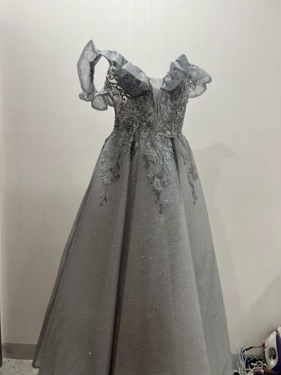 مرحبا بنات
فستان 👗 عقدي طول كامل
اخذته بـ185
بيه قيطان من الظهر قياس 38_40
أبيعه ب95 وبيه مجال  للتعامل
🩶🩵


**إذا كنت صاحب هذا الإعلان وتريد حذفه لأي سبب، رجاءا أرسل رسالة إلى الدعم الفني**