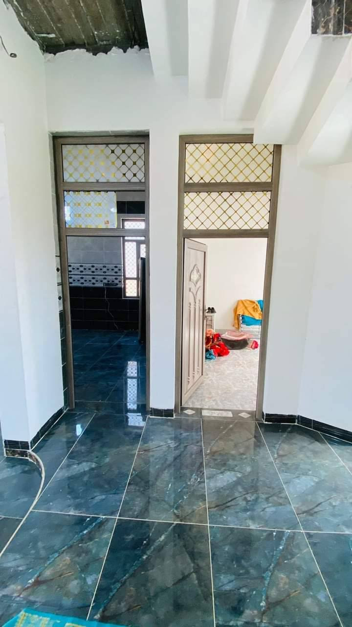 السلام عليكم ورحمة الله وبركاته/دار للبيع منطقة العيث مساحه300طابو ملك صرف بسمي بناء جديد للأستفسار الاتصال ع رقم *********** واتساب متوفر
