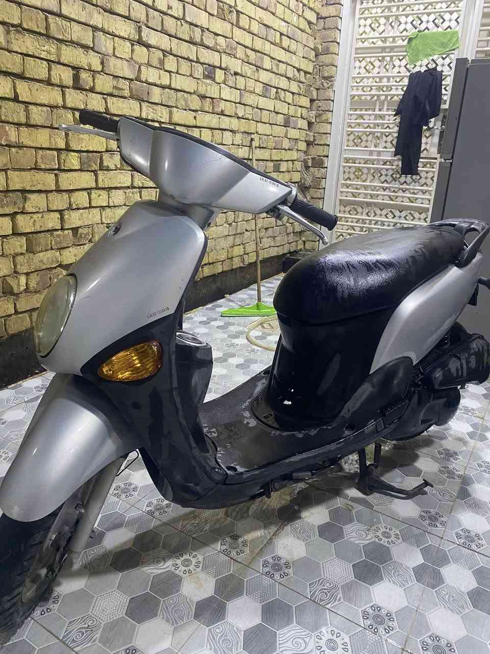 السلام عليكم شباب دراجه فله للبيع كلشي بيها بلادي وعالفحص سعرها ٩٠٠ وبيها مجال للشراي وهذا رقمي *********** مكاني ديوانية
