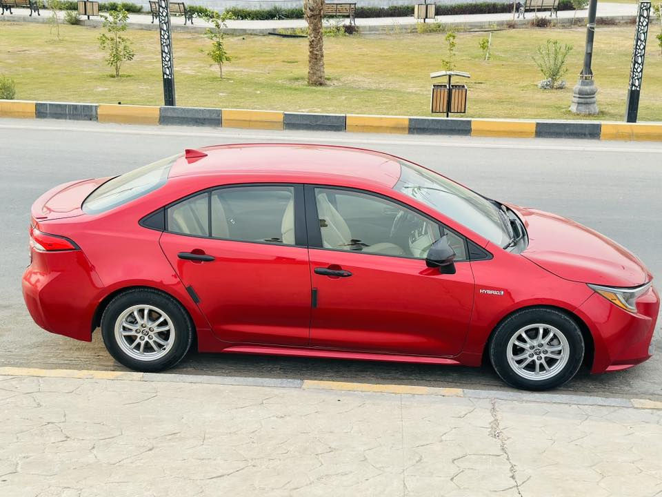 السلام عليكم كورلا 2020 هايبرد وارد امريكي 
حادثها جنطه بس القبق تبديل اصلي تفصيخ نفس اللون كما موضح بصور الحادث 
و بيها بارد بالجاملغ (جهة الراكب) و الدعاميه الاماميه مصبوغه 
ماشيه 135 الف
مواصفات الهايبرد معروفه
*********** 
متواجد فيس و واتساب و اتصال
