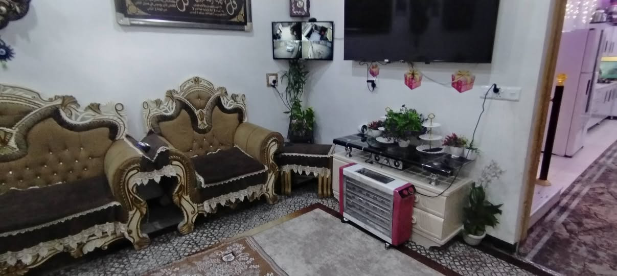 بيت للبيع في مجمع فدك قرب اسواق حسوني 
100 متر طابقين بناء 2025 كامل مابي اي نقص
السعر 75
للاستفسار ***********
