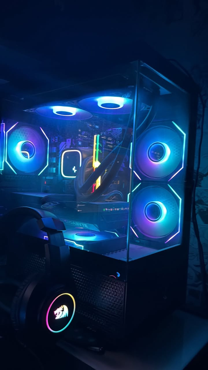 السلامم عليكم قيم واخذ 
واتساب فقط ***********

Processor: Intel Core i7-12700KF
Motherboard: ASUS PRIME B760M-R D4

Graphics Card: Gigabyte GeForce RTX 4070 SUPER WINDFORCE OC 12GB

RAM: G.SKILL Trident Z RGB DDR4 32GB (2x16GB) 3600MHz CL18

Storage: LEXAR NM620 1TB SSD M.2 NVMe

Power Supply: Segotep BN750W 750W 80+ Bronze PCIe 5.0 & ATX 3.0

Cooling System: DeepCool LE520 240mm Liquid Cooler

Case: Xigmatek Alphard M Mini Case
