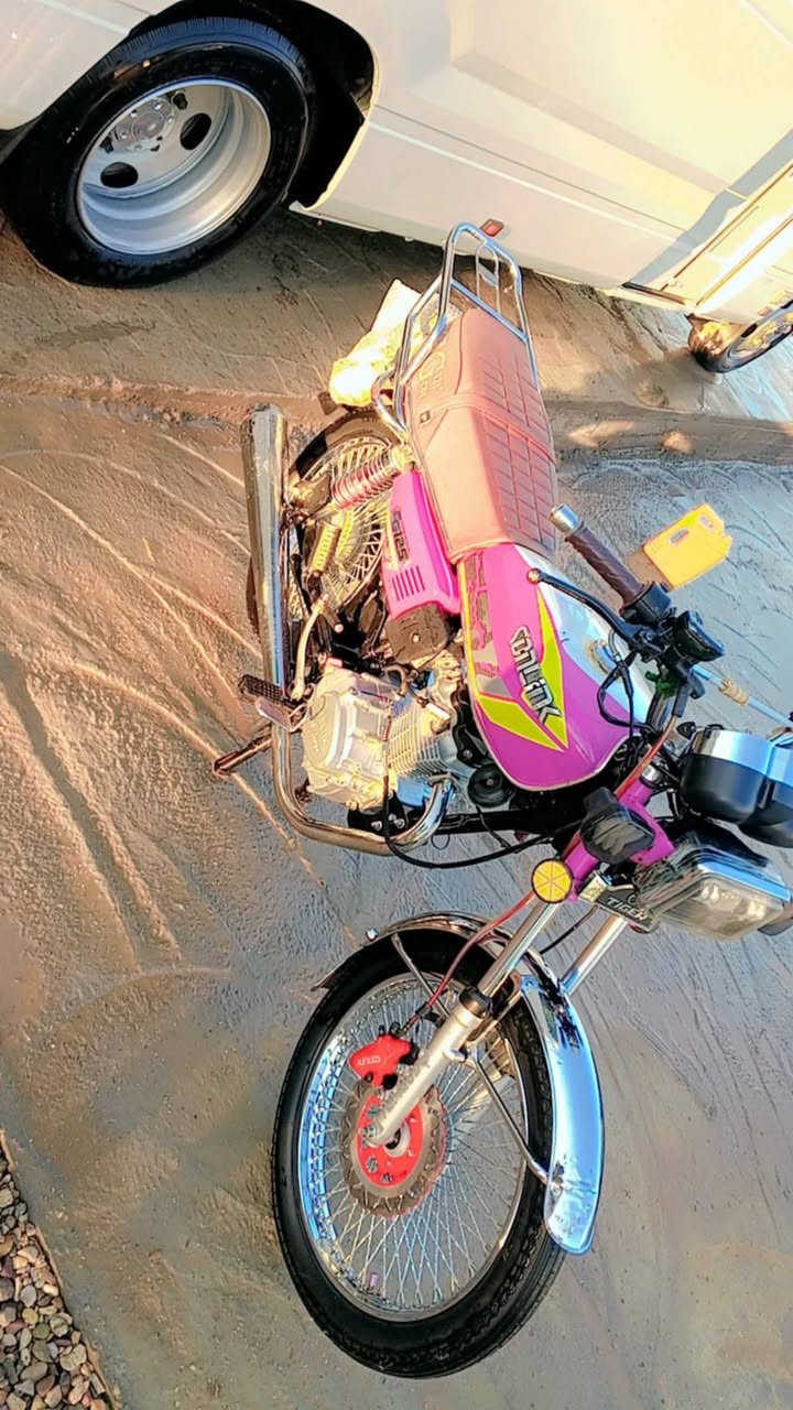 سلام عليكم دراجة للبيع موديل 24 مكفوله كفاله عامه دشبول لايتات كلها شغاله سعر 675 وبيها مجال قليل مكان واسط صويرة 

تصال ***********
