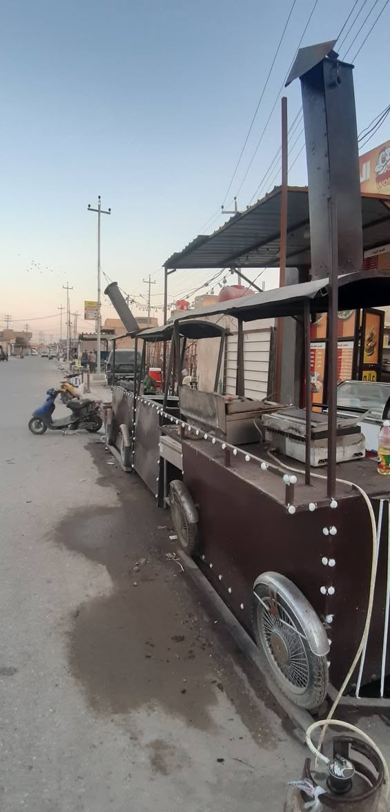 سلام عليكم مكلف بالنشر
ميوزه 3 قطع على شكل قطار للبيع
ميوزه طعام مع كل ميز 4 كراسي🪑 
***********المكان الرميثه
