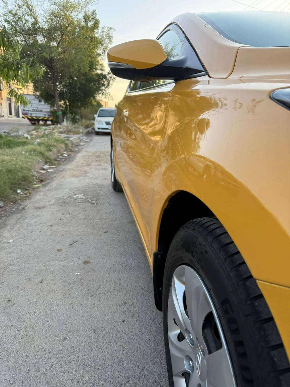 سلام عليكم النترا موديل 15 خليجي شركة القلم مكفوله من ضربه وصبغ وتبديل كير مكينه تخم تاير جديد سياره باسمي هيئة وغرامات مصفره هزه جديده ارقام جديدة سياره ع وضع شركه بغداد حي القاهره رقم ***********
