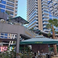 بيع مستعجل شقه في مجمع بوابة العراق 🔘مساحة 228m 🔘طابق 15 🔘على البوليفا...