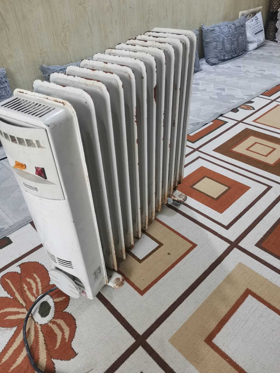 سلام عليكم غراض للبيع الشراي يتفضل خاص او يتصل ***********
