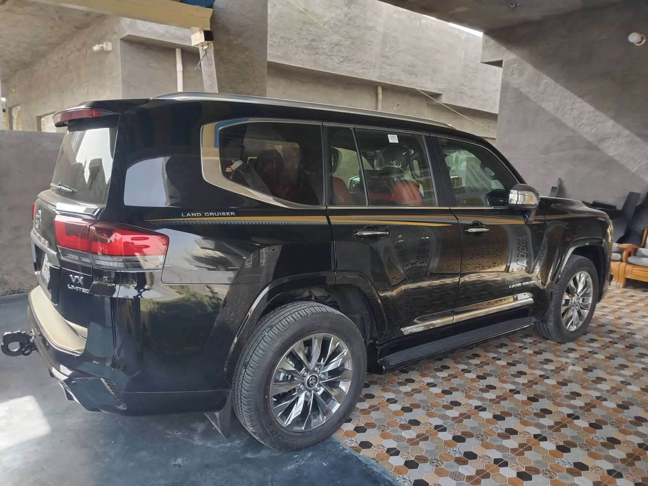 لاندكروز موديل24vx ماشي 2000كافله عامله رقم بغداد ***********
