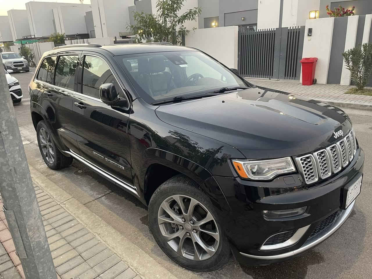 جيب كراند شيروكي
سوميت ٢٠٢١
فول مواصفات امريكي
ماشيه ٦٧ كيلو
28000$و بيه مجال للطيبين
***********
