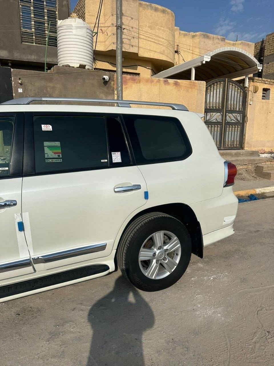 السلام عليكم
لاندكروز 2014 رقم بغداد انكليزي بأسمي السيارة

السيارة بيهة جاملغ امبدل اصلي ومامعبر وحتة اللايت مامكسور
السيارة فول مواصفات بدون فتحة
المكان السماوة المركز 
مكلف بالنشر لحد يراسلني لو يعلق شكد السعر تريد تستفسر راسل راعيهة واتساب او اتصل عليه
***********‪
***********‪
