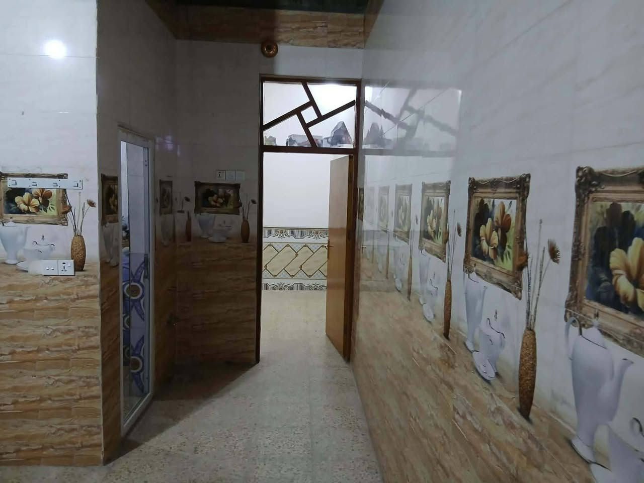بيت للايجار 100م طابق واحد نظيف جدا عائله صغيره 
الساهروت قرب المدارس استقبل صاله مطبخ غرفه نوم صحيات داخلي وخارجي  
للاستفسار صاحب البيت
***********
