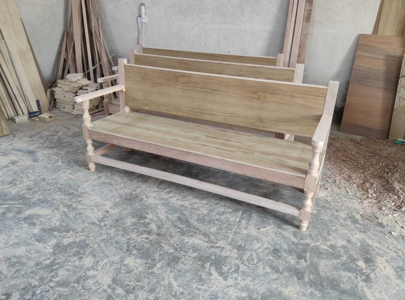 بسم الله الرحمن الرحيم
نجارة ابو نور العبيدي للاثاث الحديث حطاطة 
الرمادي كورنيش الحوز قرب مدرسة جنيد البغدادي 
هاتف *********** واتساب 
ومن الله التوفيق
