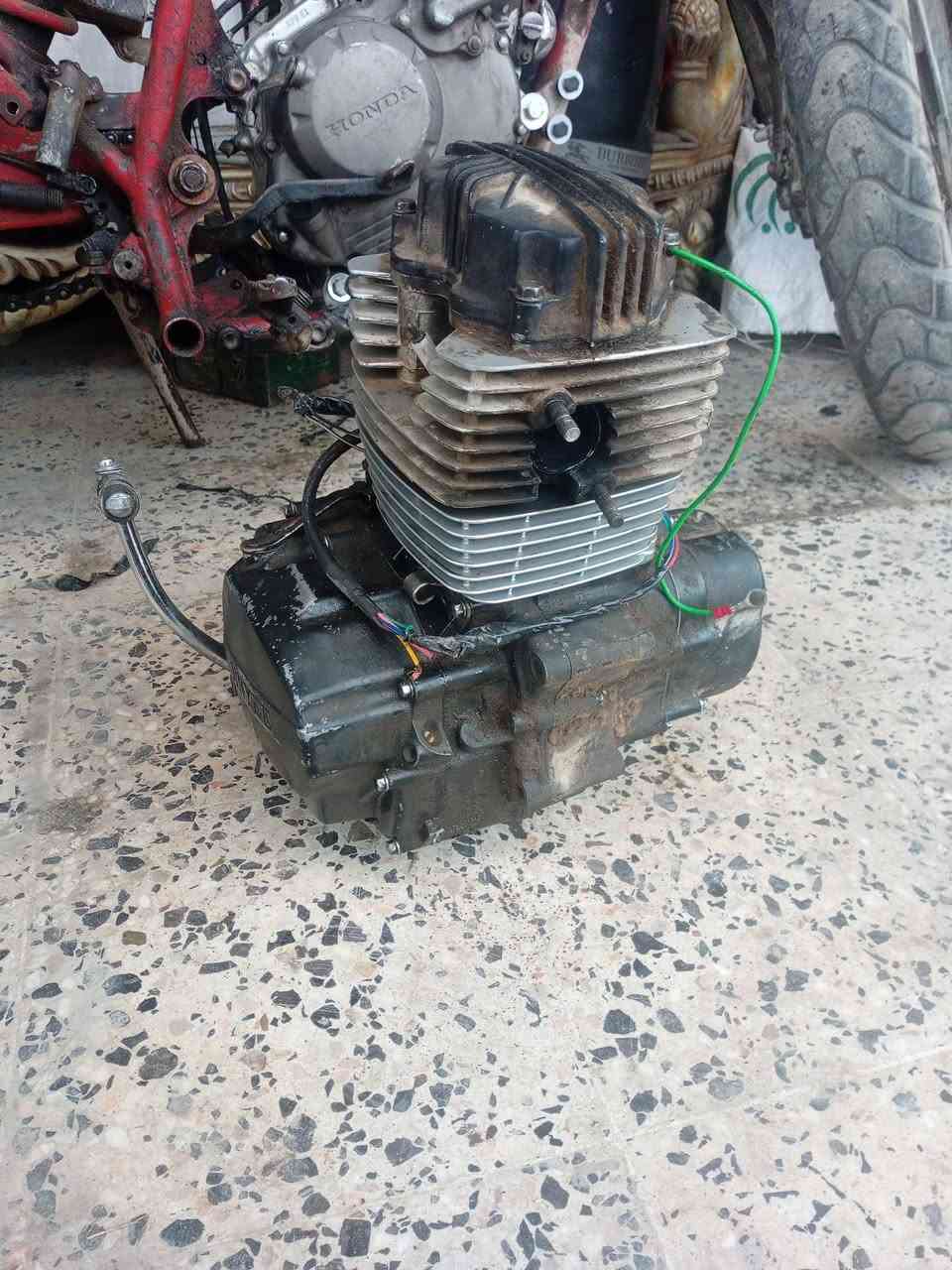 متوفر محرك ايراني ٥گير محرك مفتوح الداخل كله مشدود جديد واصلي وبي ضمان ونضافه90/100 السعر ١٥٠وبي مجال قليل مكان ديالى شهربان تواصل ***********
