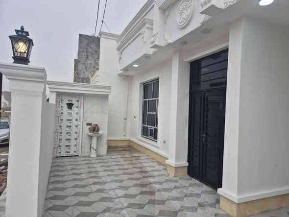 دار طابق واحد مسلح في ال6 كيلو
في بداية ال 10 الف طابو صرف
قرب قيادة الشرطة ومول زنبيل
المساحة/ 200 متر
الشارع/ 10 متر 
الدار يحتوي على/
كلدور واستقبال وصاله وغرفتين نوم
ومطبخ ومجمع صحيات داخل وخارج
ومناور عدد 2
وصاله في الطابق الثاني وسطحين
* البناء حجر وسمنت سنة 2025 *
* الارضية بورسلين 
* المطبخ والصحيات فرفوري
* حزام سيراميك 1.20 متر
* الدار جديد وجاهز للسكن *
السعر/ 115 مليون
للاستفسار 
مكتب ابو مصطفى للعقار في الرمادي حي المعلمين 
قرب فلكة الفرسان مقابل مصرف الخليج التجاري 
هاتف 
محمد  ***********
مثنى  ***********
يتوفر (واتساب) على نفس الارقام
