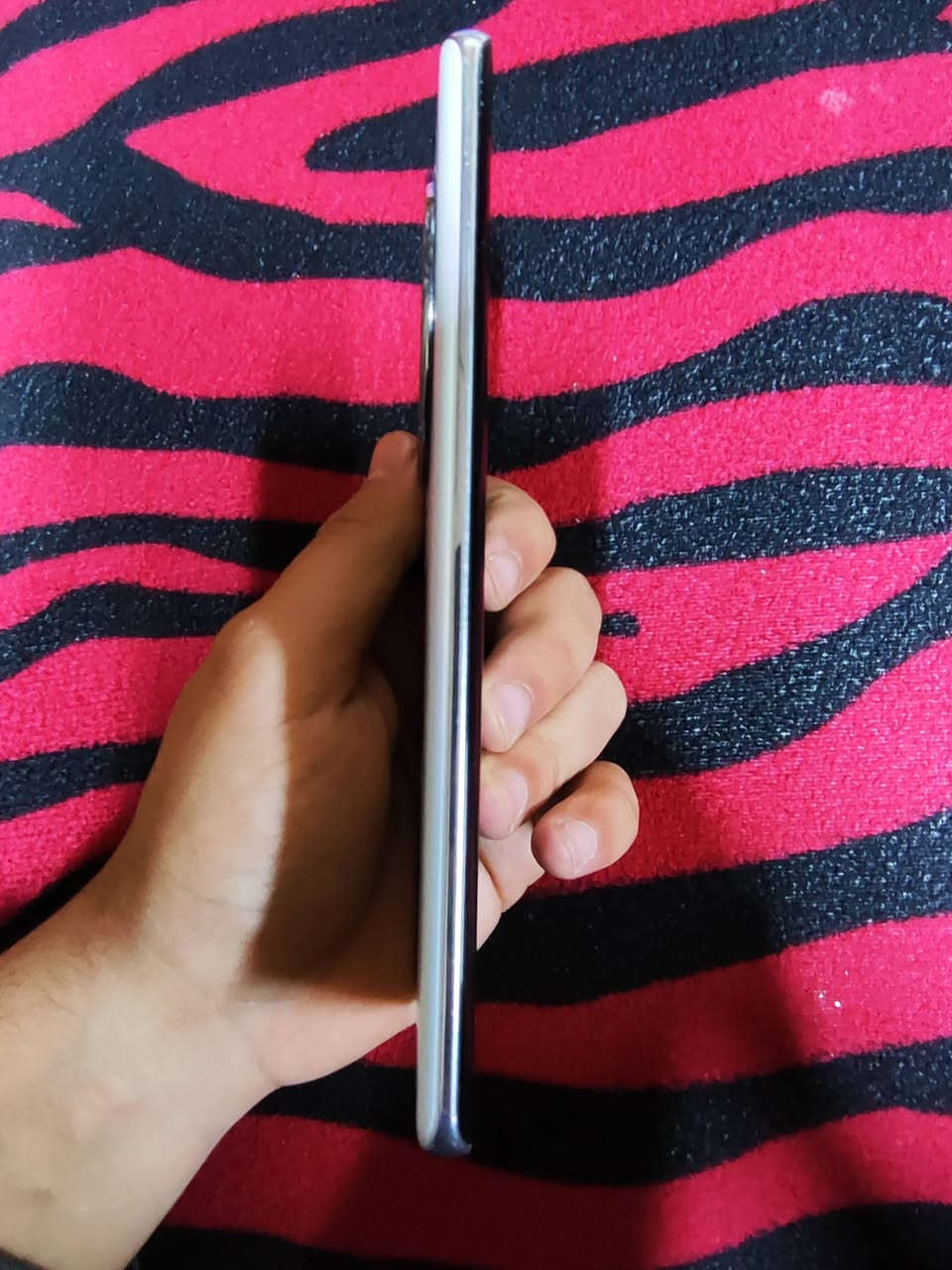 موبايل هونر x9a للبيع جهاز جديد لوك شاحنة وكارتونة ويا موبايل نضيف كلش اعتذر عن المرواس للاستفسار خاص او على الرقم ***********
