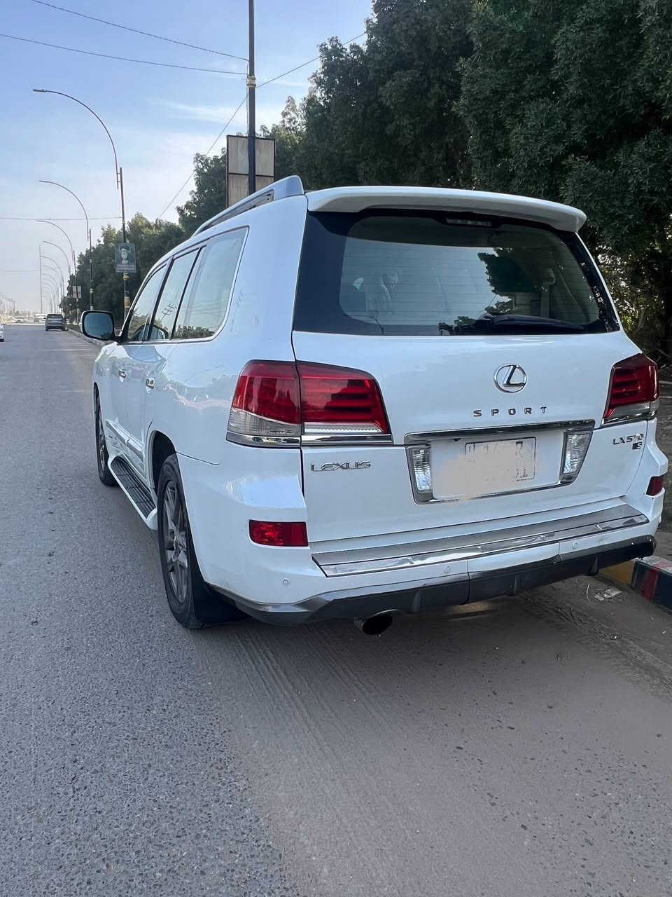 ماشاء الله تبارك الرحمن 🧿 
للبيع لكزز 2014 بريم اصل 

السياره بيه صبغ ٤قطع ابيع احزام
فول مواصفات 1/1 داخل بيجي 🤎
1-سلايت روف 
2- بصمة ابواب +بصمة تشغيل 
3-تشغيل عن بعد 
4- حساس امامي خلفي 
5-لد امامي خلفي 
6- منضومت زنون اصلي 
7 -دشبول ليزري
8-كروز سرعه 
9- رادار امامي +تحديد مسار 
10- كشنات جلد 
11-جكات  
١٢ثلاجه
13 جنطه شفط           ماشيه ١١٣ الف
14- محرك V8/570
15-تحكمات استيرن 
16- استيرن كهرباء 
17- خمس كامرات 
18- سبعه راكب 
19- ثلاث قطع تبريد  وبعد بيه مواصفات ما ذاكرهن و السياره جديده بمعنه الكلمه بيع او مراوس مكان السياره كربلاء المقدسة للاستفسار الاتصال على الرقم ‭٠٧٨٢ ٨٤٩ ١٨٥٠‬
*********** 
بلتوفيق للجميع 🧿
