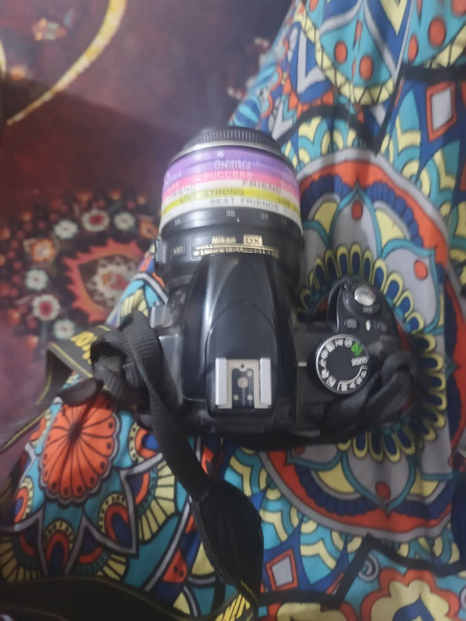 كاميرا نيكون d3100شغاله وكل امورها تمام بس بيها خلل انو من تلتقط صوره يطلع نص اسود  ونص طبيعي
ونقص بطاريه بس افحصها الك وسعر تفليش ب65وبيها مجال مكاني بغداد ***********
