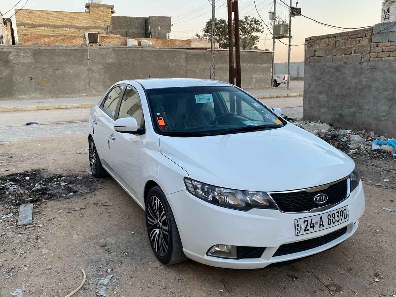 سلام عليكم
سيراتو موديل 2012 السونار مرفق مع الصور
حدادية وكير ومحرك كفاله
محرك 1600
سعرها 110$ وبيها مجال بسيط جدا 
مكان السيارة بكربلاء
تفاصيل اكثر
***********
