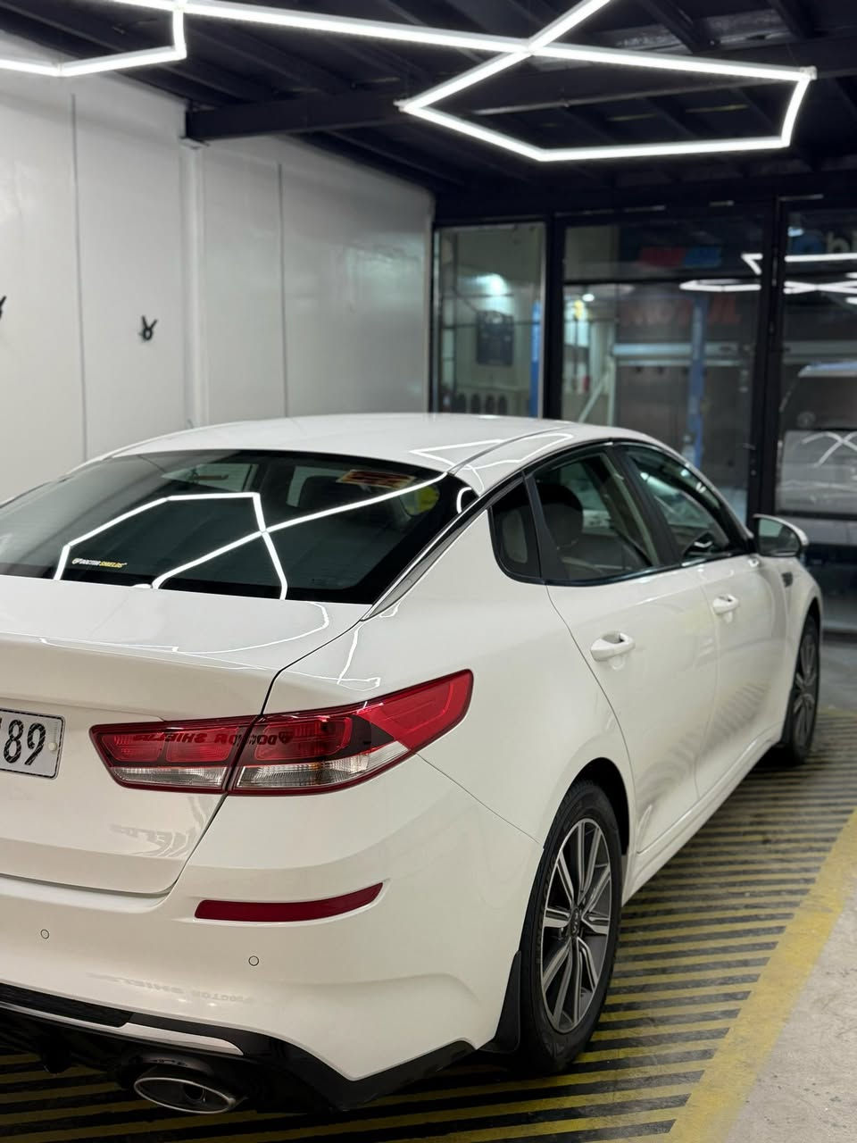 بعد اذن الادمن عندي اوبتما 2020 للبيع محجوزه استقطاع مباشر تخلص سنه 27 شهر 8 بيها بي دي ار خشم البنيد والجاملغ سياره جديده على ايدي اخذتها زيرو وهسه ماشبه 87 الف اريدها 195 وبيها مجال بسيط مكاني الناصريه 
***********
